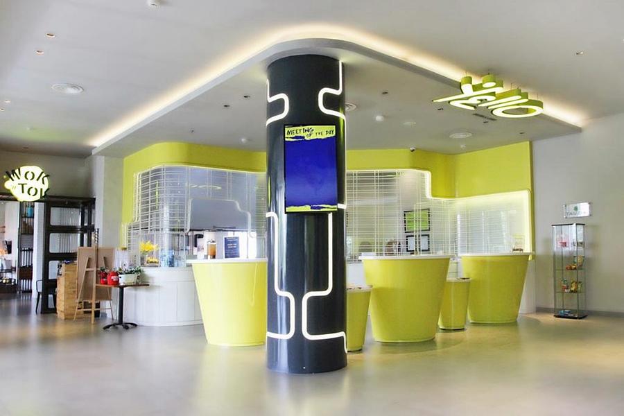 Yello Hotel Jemursari Surabaya Ngoại thất bức ảnh