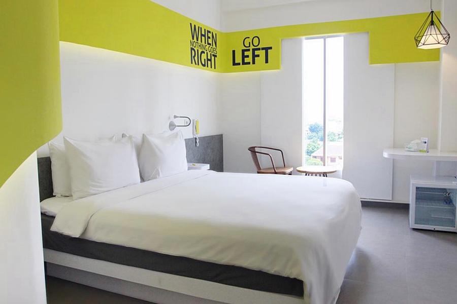 Yello Hotel Jemursari Surabaya Ngoại thất bức ảnh