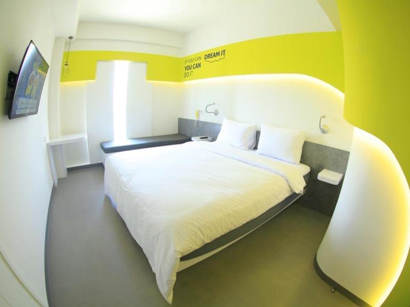 Yello Hotel Jemursari Surabaya Ngoại thất bức ảnh