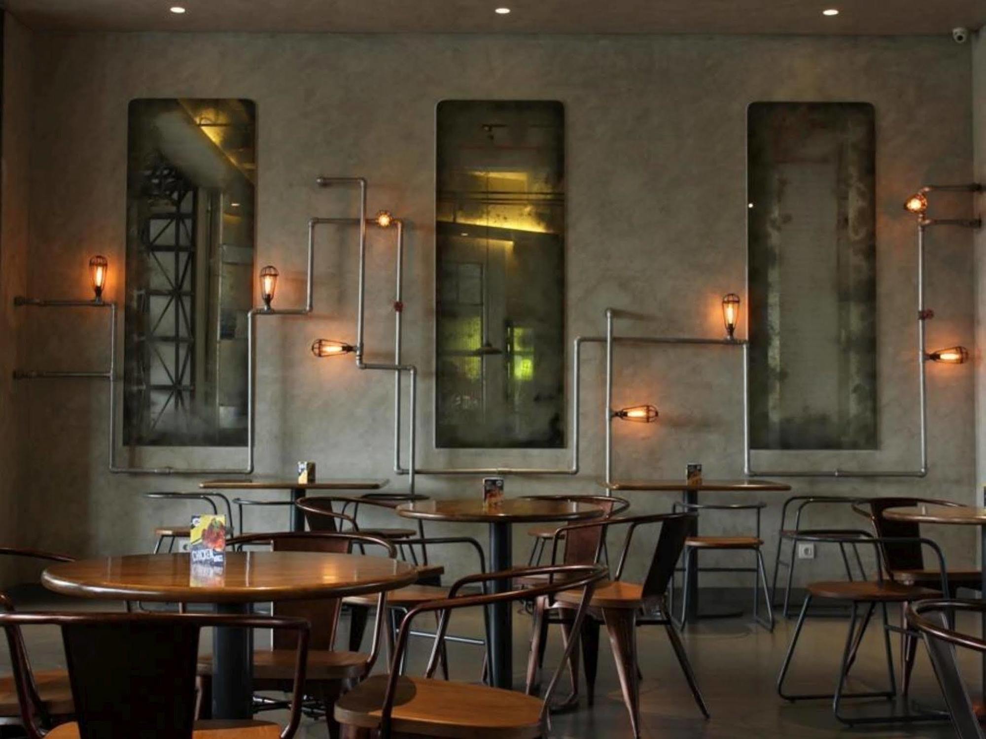 Yello Hotel Jemursari Surabaya Ngoại thất bức ảnh