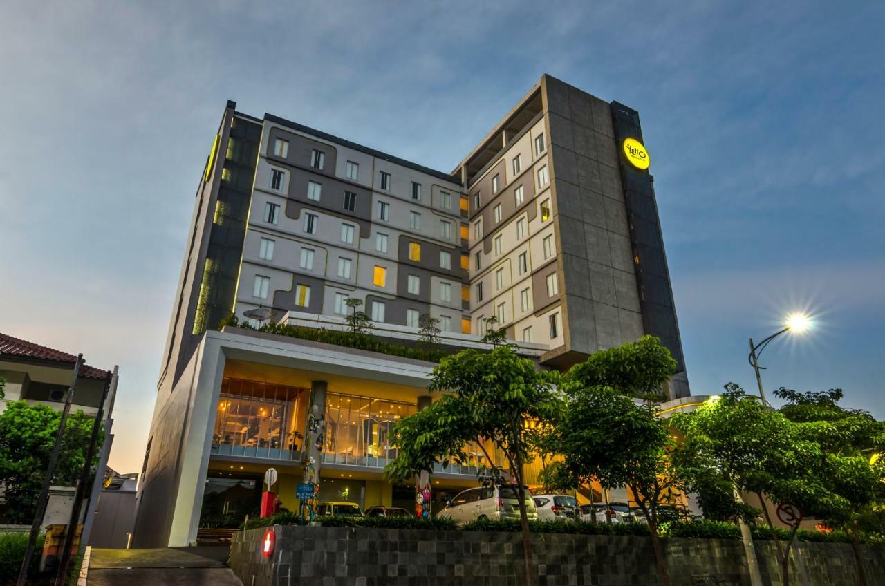 Yello Hotel Jemursari Surabaya Ngoại thất bức ảnh