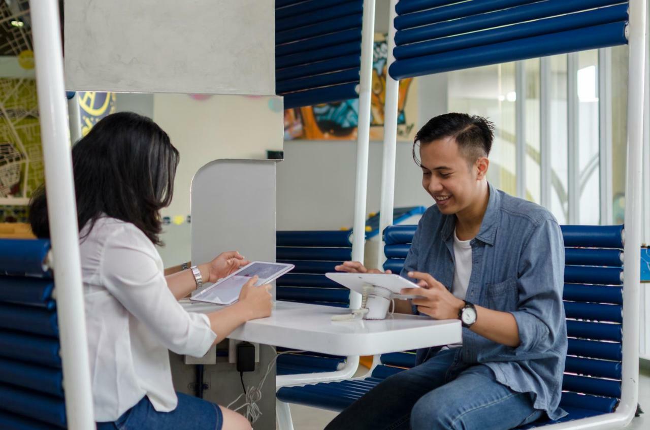 Yello Hotel Jemursari Surabaya Ngoại thất bức ảnh
